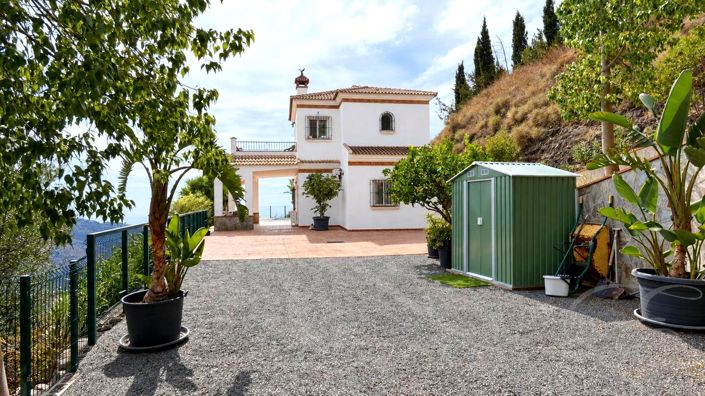 Image No.3-3 Bed Property for sale