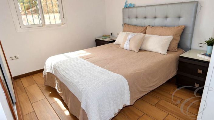 Image No.5-3 Bed Property for sale