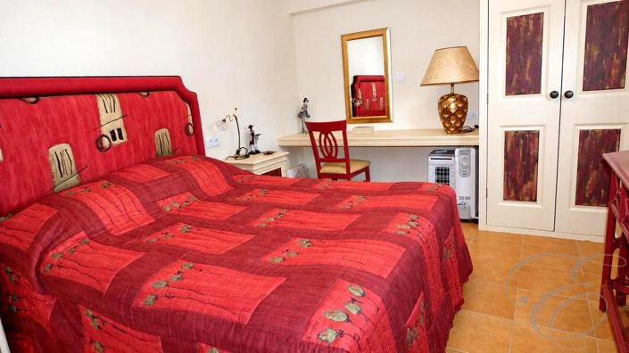 Image No.11-Propriété de 6 chambres à vendre