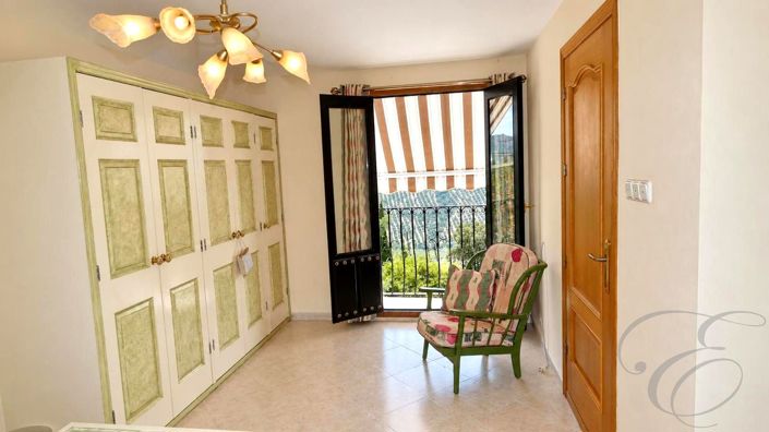 Image No.16-Propriété de 6 chambres à vendre