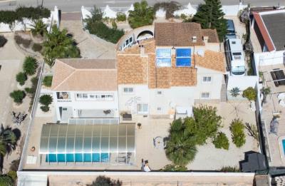 Detached-Villa-for-Sale-in-Costa-Blanca--1---Kyero---Canva-