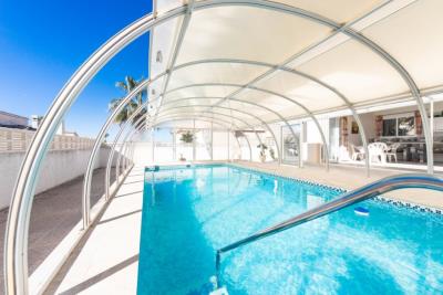 Detached-Villa-for-Sale-in-Costa-Blanca--2---Kyero---Canva-