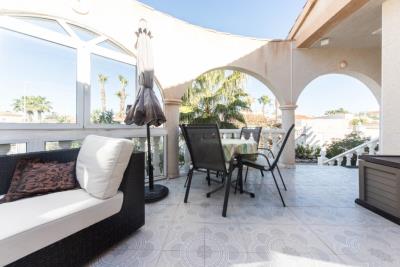 Detached-Villa-for-Sale-in-Costa-Blanca--6---Kyero---Canva-