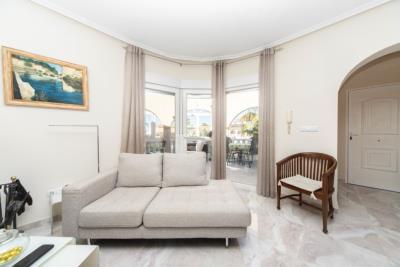 Detached-Villa-for-Sale-in-Costa-Blanca--8---Kyero---Canva-