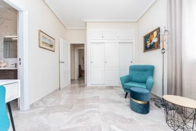 Detached-Villa-for-Sale-in-Costa-Blanca--12---Kyero---Canva-