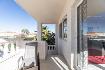 Detached-Villa-for-Sale-in-Costa-Blanca--20---Kyero---Canva-