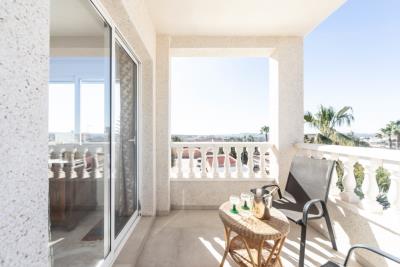 Detached-Villa-for-Sale-in-Costa-Blanca--21---Kyero---Canva-