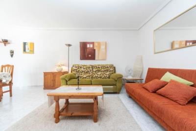 Detached-Villa-for-Sale-in-Costa-Blanca--26---Kyero---Canva-