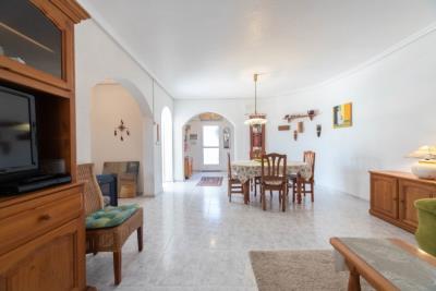 Detached-Villa-for-Sale-in-Costa-Blanca--25---Kyero---Canva-