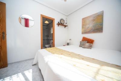 Detached-Villa-for-Sale-in-Costa-Blanca--31---Kyero---Canva-