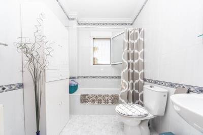 Detached-Villa-for-Sale-in-Costa-Blanca--32---Kyero---Canva-