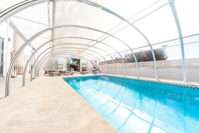 Detached-Villa-for-Sale-in-Costa-Blanca--39---Kyero---Canva-