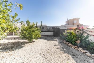 Detached-Villa-for-Sale-in-Costa-Blanca--43---Kyero---Canva-