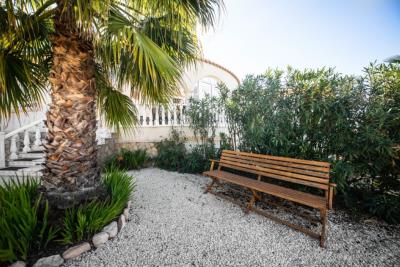 Detached-Villa-for-Sale-in-Costa-Blanca--46---Kyero---Canva-