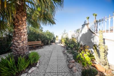 Detached-Villa-for-Sale-in-Costa-Blanca--47---Kyero---Canva-