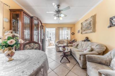 Detached-Property-for-Sale-in-La-Marina--2---Canva-