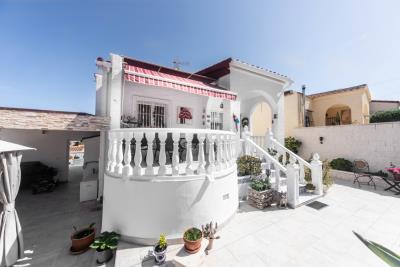 Detached-Property-for-sale-in-La-Marina--2---Canva-