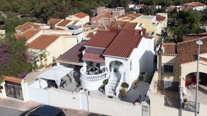 Image No.2-4 Bed Villa for sale