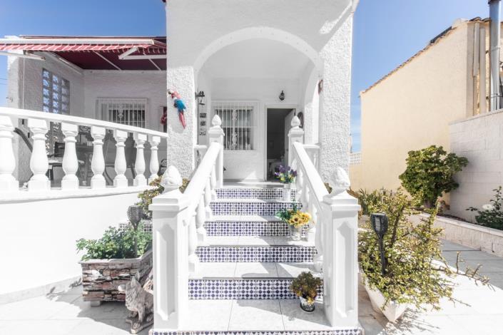 Image No.4-4 Bed Villa for sale