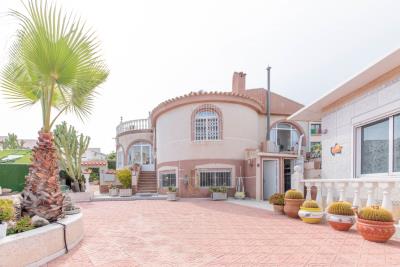 Detached-Villa-For-Sale-In-La-Marina--2---Canva-