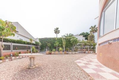 Detached-Villa-For-Sale-In-La-Marina--28---Canva-