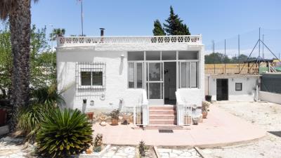 Detached-Villa-for-sale-in-La-Marina--4---Canva-
