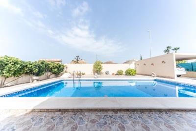Detached-villa-for-sale-in-La-Marina--4---Portals-