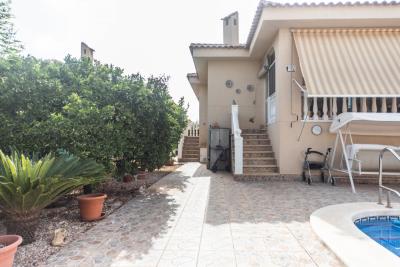 Detached-villa-for-sale-in-La-Marina--6---Portals-