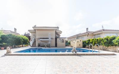 Detached-villa-for-sale-in-La-Marina--30---Portals-