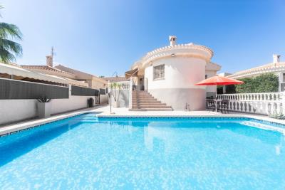 Detached-Property-for-sale-in-La-Marina--2---Portals-