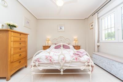 Detached-Property-for-sale-in-La-Marina--18---Portals-