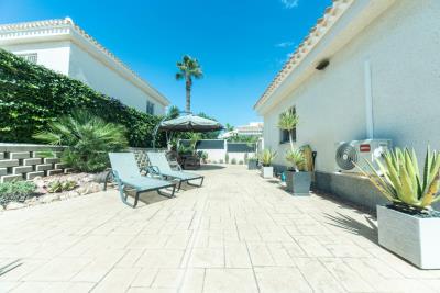 Detached-Property-for-sale-in-La-Marina--31---Portals-