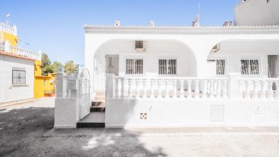 Property-for-sale-in-Alicante--1---Portals-