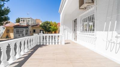 Property-for-sale-in-Alicante--2---Portals-