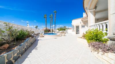 Detached-villa-for-sale-in-Alicante--2---Kyero-