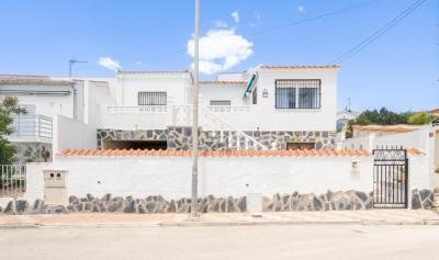 Detached-property-for-sale-in-Alicante--3---Portals-