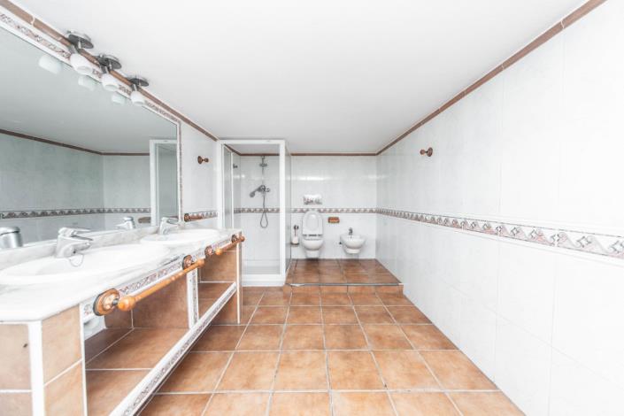 Image No.31-7 Bed Villa for sale