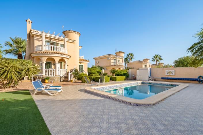 Image No.3-3 Bed Villa / Detached for sale