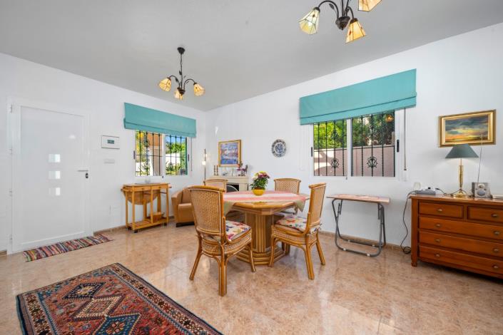 Image No.12-3 Bed Villa / Detached for sale