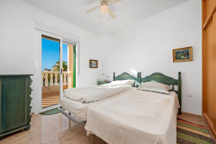 Image No.24-3 Bed Villa / Detached for sale