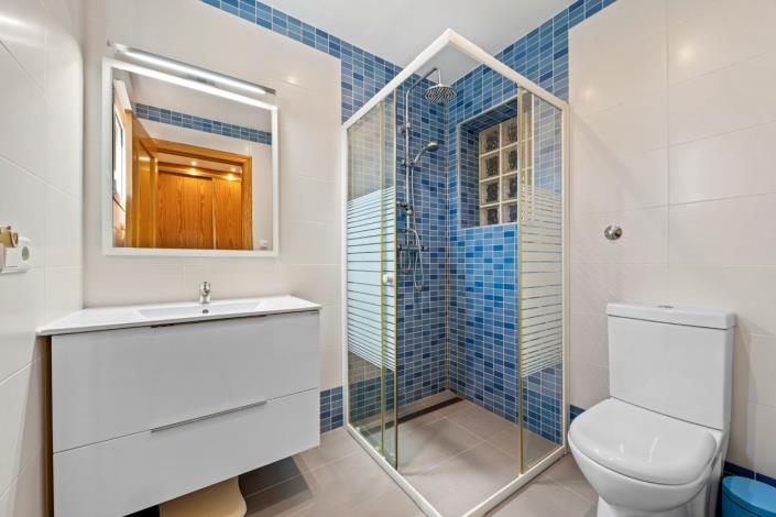 Image No.28-3 Bed Villa / Detached for sale