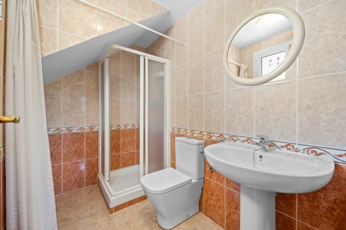 Image No.29-3 Bed Villa / Detached for sale