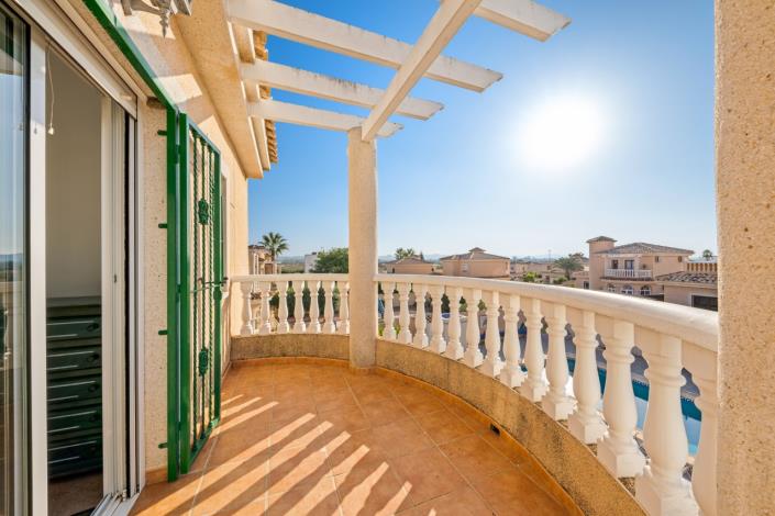 Image No.32-3 Bed Villa / Detached for sale