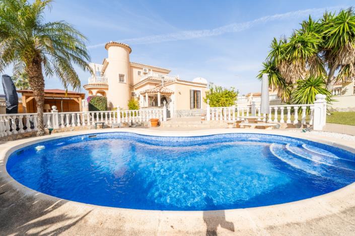 Image No.3-Villa de 4 chambres à vendre à La Marina