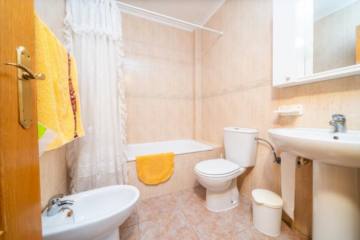 Image No.23-3 Bed Semi-Detached for sale