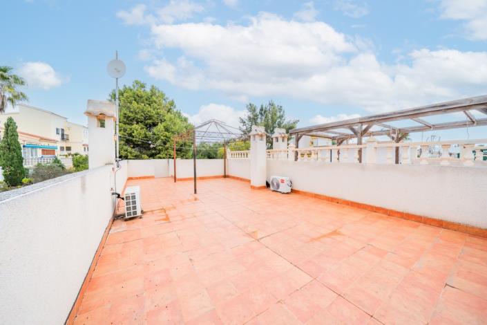 Image No.28-3 Bed Semi-Detached for sale