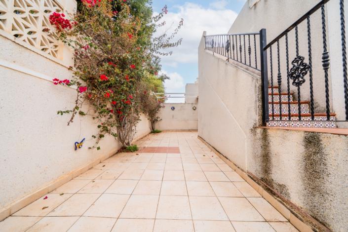 Image No.32-3 Bed Semi-Detached for sale