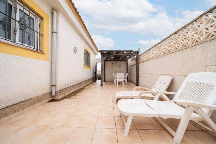 Image No.33-3 Bed Semi-Detached for sale