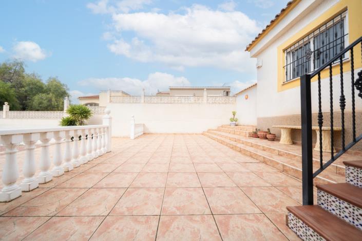 Image No.36-3 Bed Semi-Detached for sale