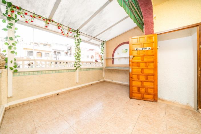 Image No.6-2 Bed Townhouse for sale